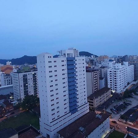 Apartamento 100 Metros Da Praia - Apto Completo - Wifi - Estacionamento São Vicente Exterior foto