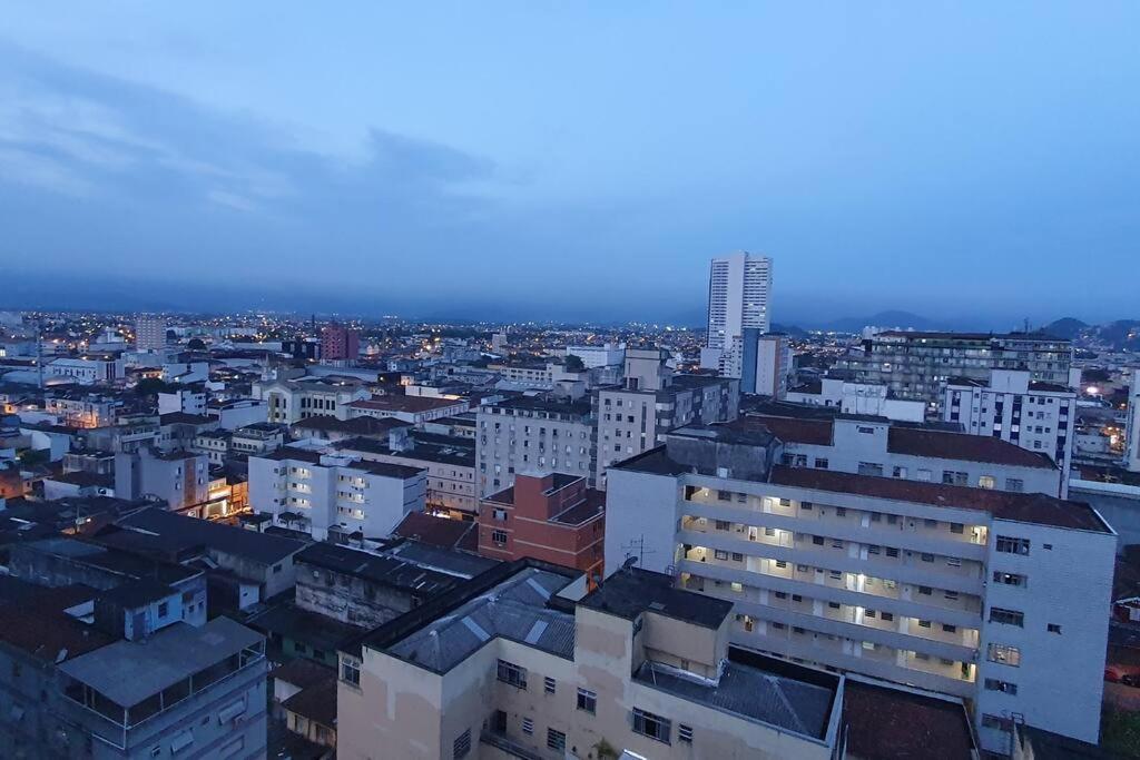 Apartamento 100 Metros Da Praia - Apto Completo - Wifi - Estacionamento São Vicente Exterior foto