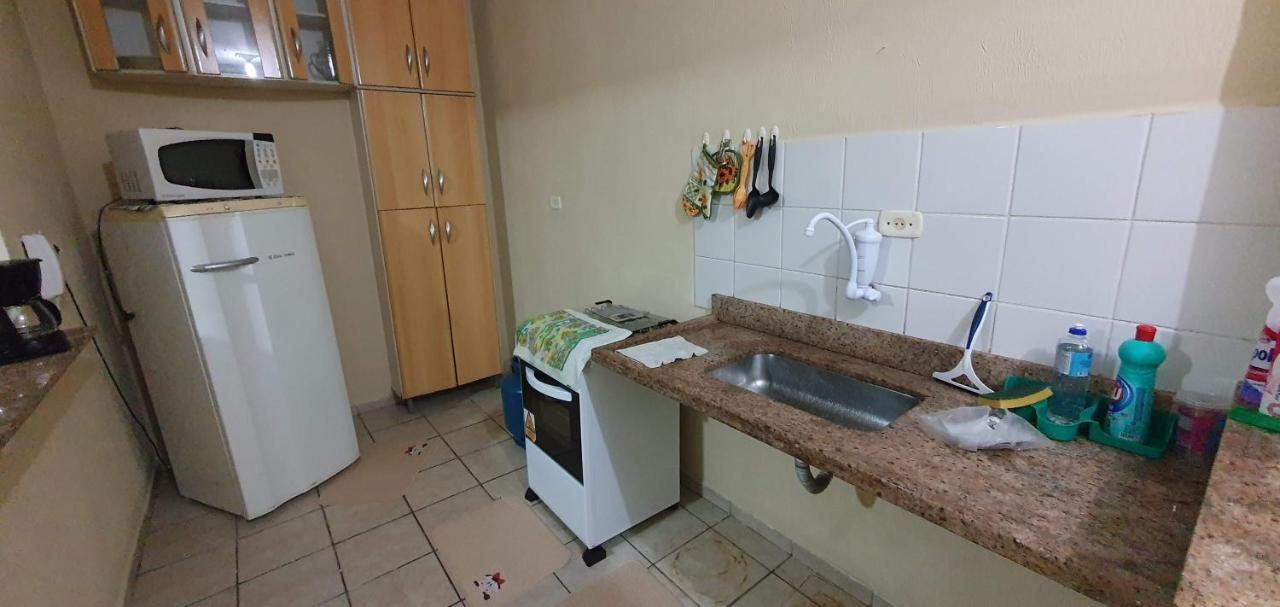 Apartamento 100 Metros Da Praia - Apto Completo - Wifi - Estacionamento São Vicente Exterior foto